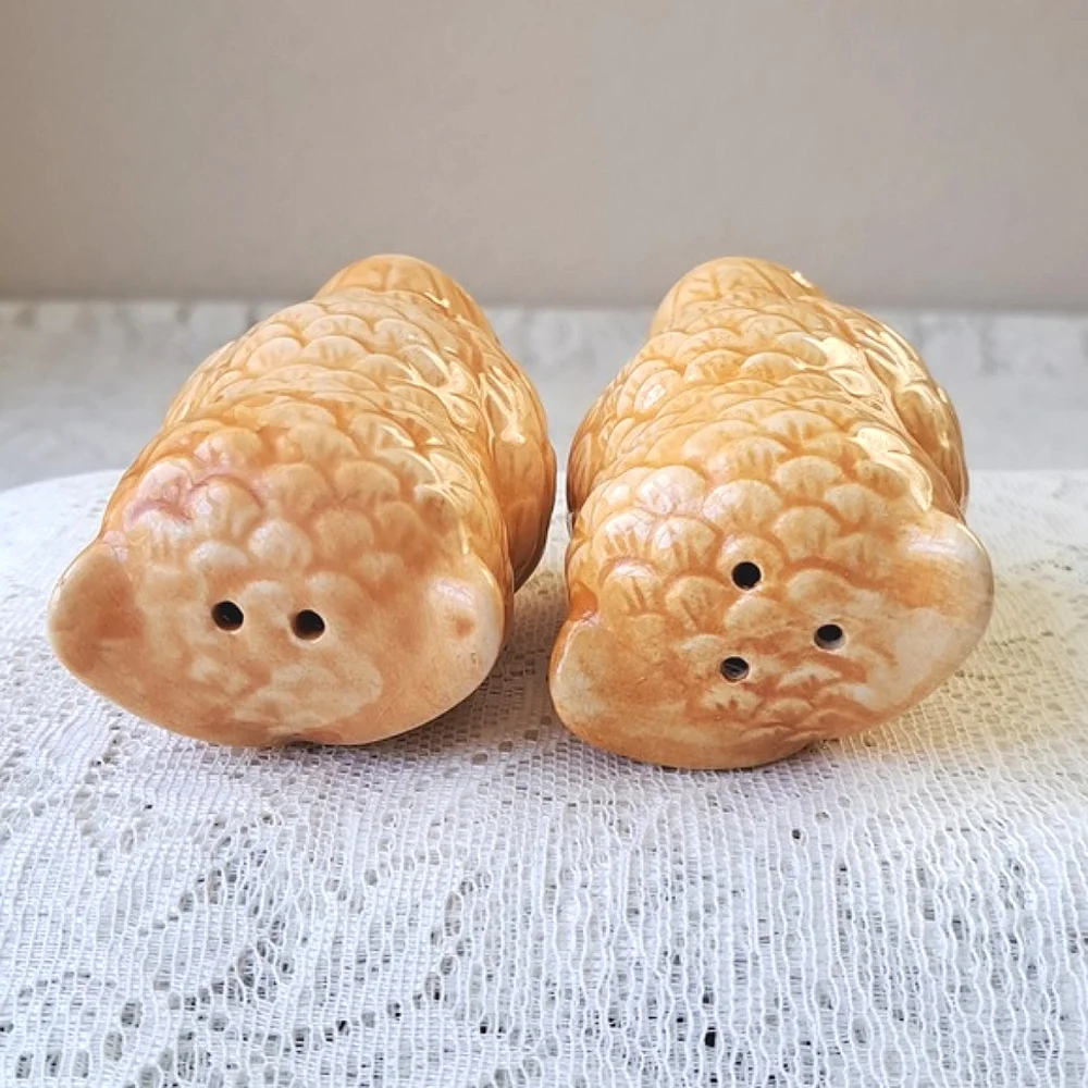Vintage Pair MCM Handpainted Classic Ceramic Owl Salt & Pepper Shakers Pottery
